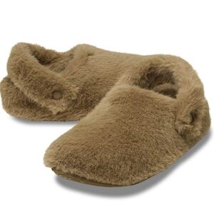 W7 M/5 Crocs Classic Cozzzy Luxe Slippers -Sepia Brown NEW In Package